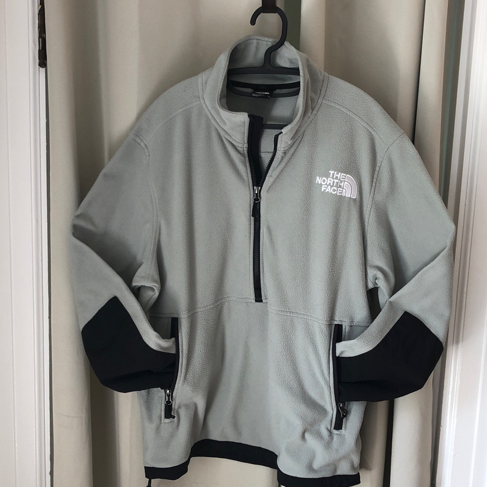 The North Face Black and Light Gray Men's Fleece Tag Detail
